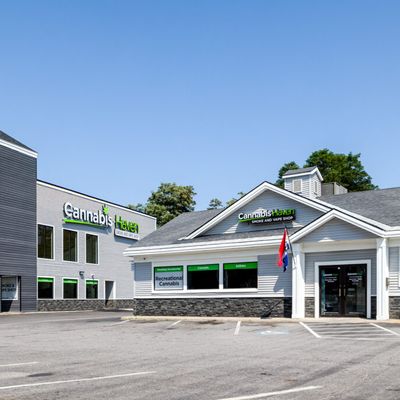 265 Western Ave — Recreational storefront