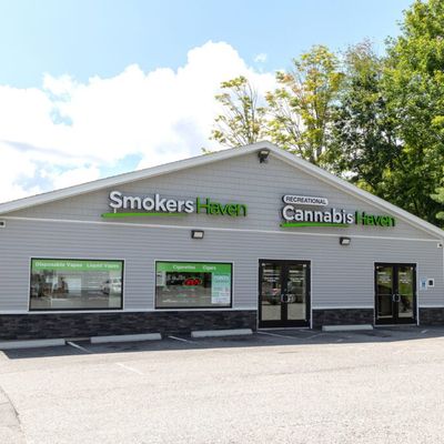 1150 Center Street — Recreational storefront